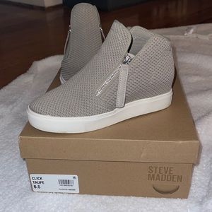 Steve Madden Click mid top shoes